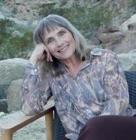 Head shot of Leslie Ellis